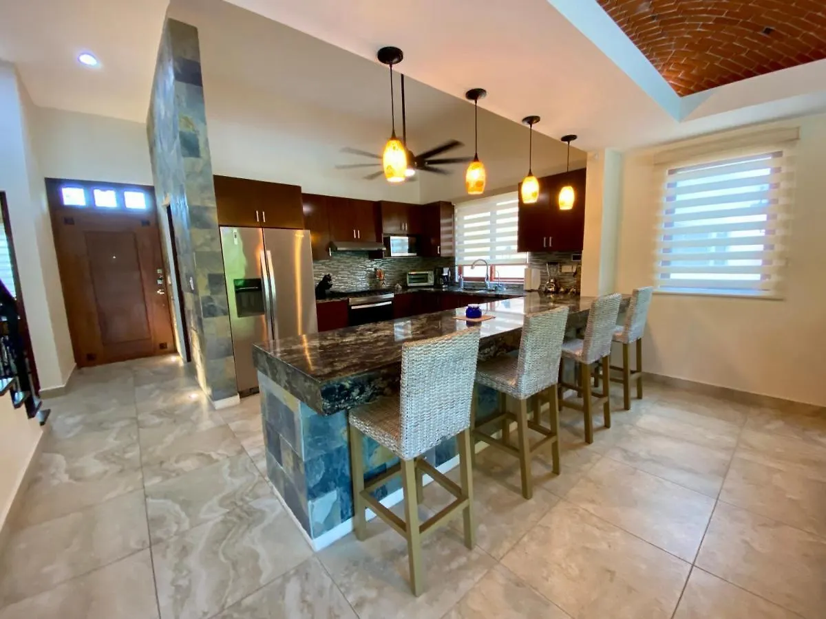 Casa Arnold - Luxurious 4 Bedroom Villa With Pool Puerto Aventuras
