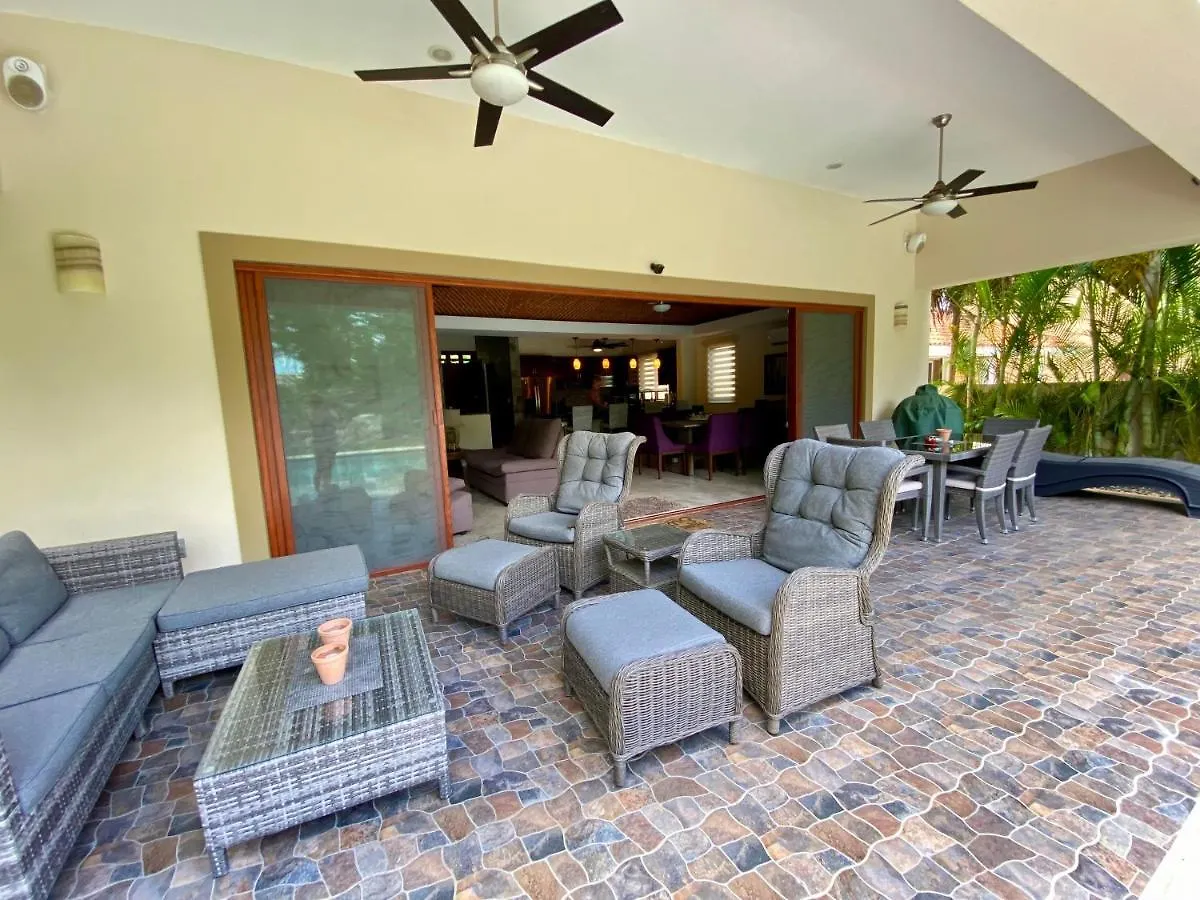 Casa Arnold - Luxurious 4 Bedroom Villa With Pool Puerto Aventuras