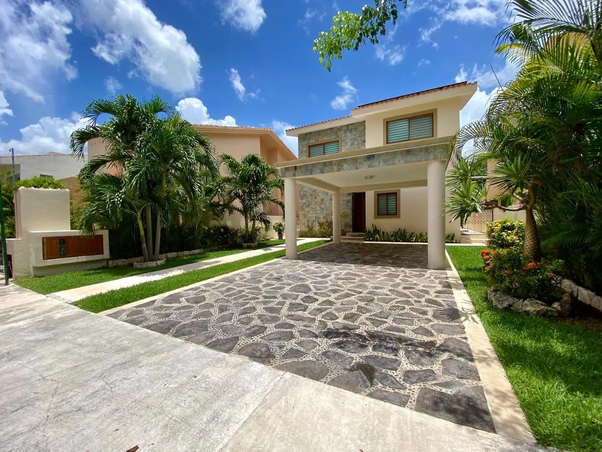 Casa Arnold - Luxurious 4 Bedroom Villa With Pool Puerto Aventuras